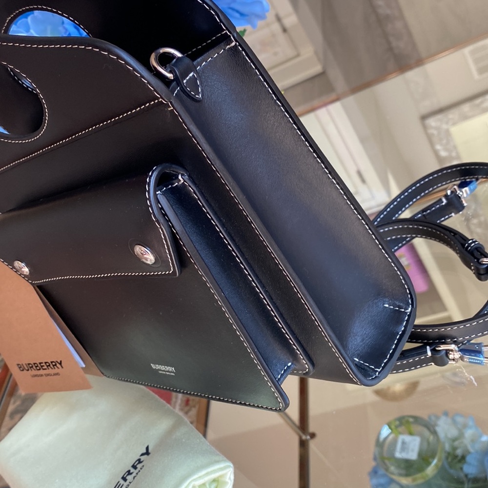 Authentic Burberry bag - Picture 6 of 17